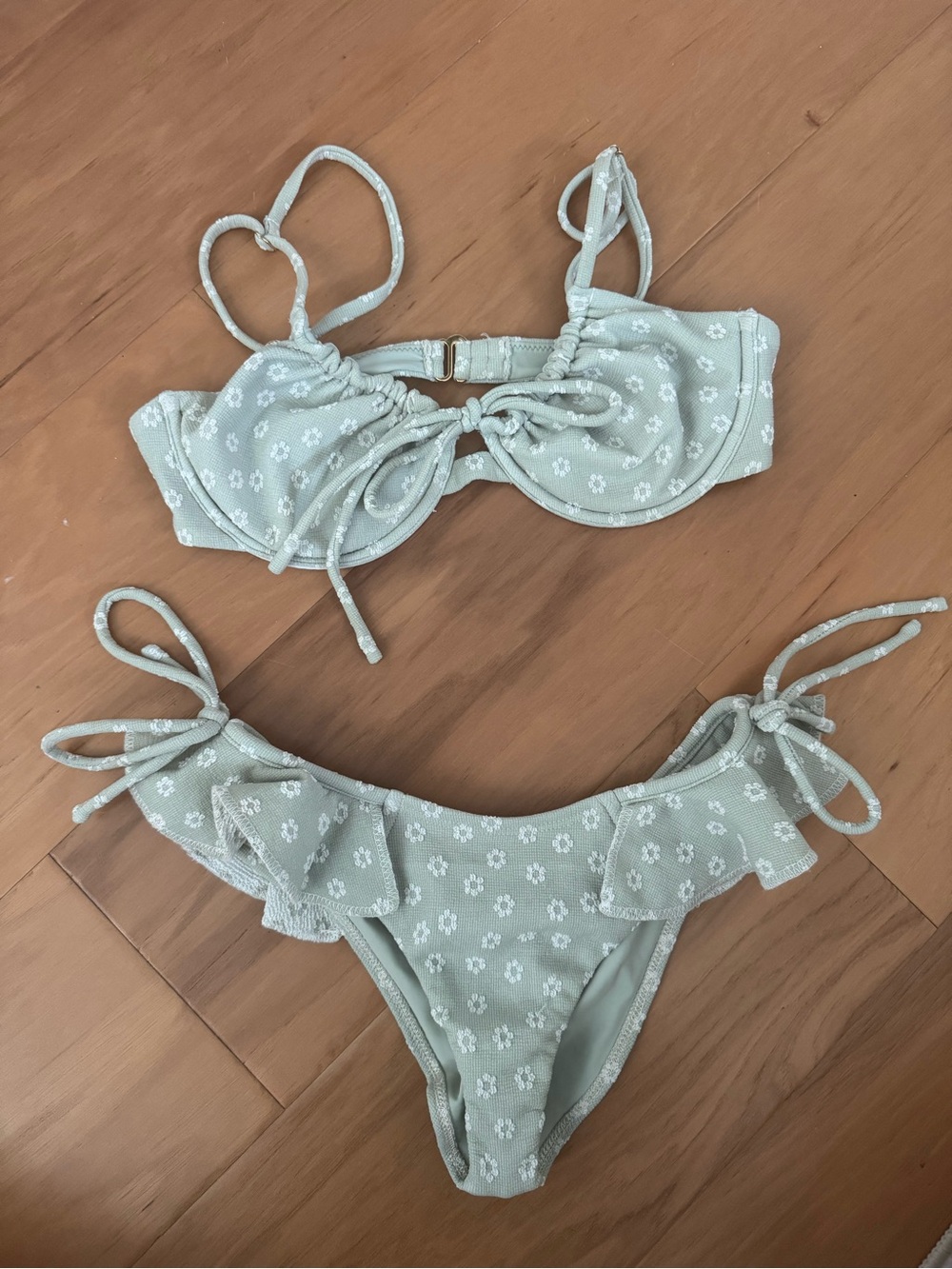 Montce floral jade swim suit Top size medium bottoms xs